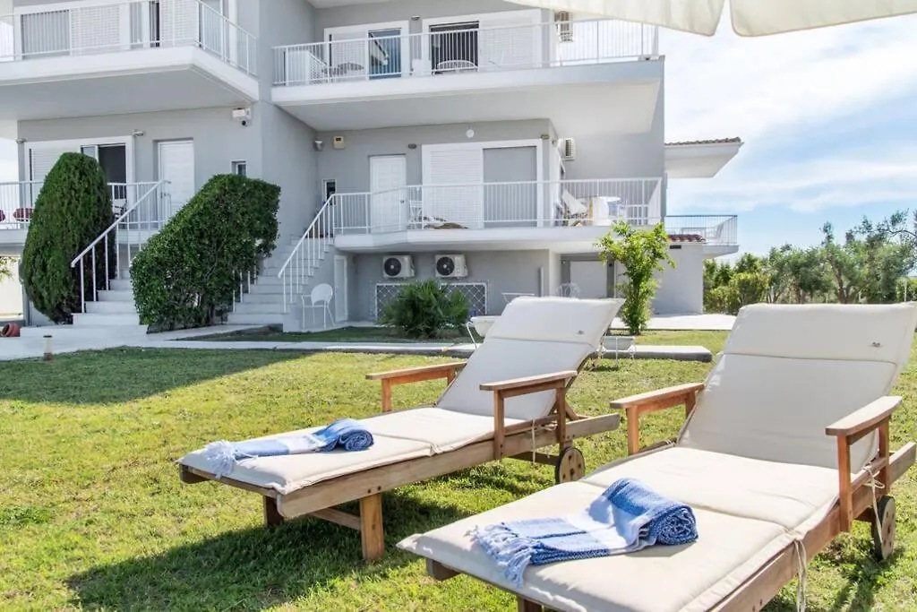 Apartment Family Maisonette With Pool #1 Nea Fokea